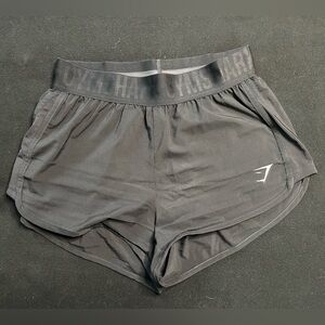 Gymshark loose fit training shorts - black